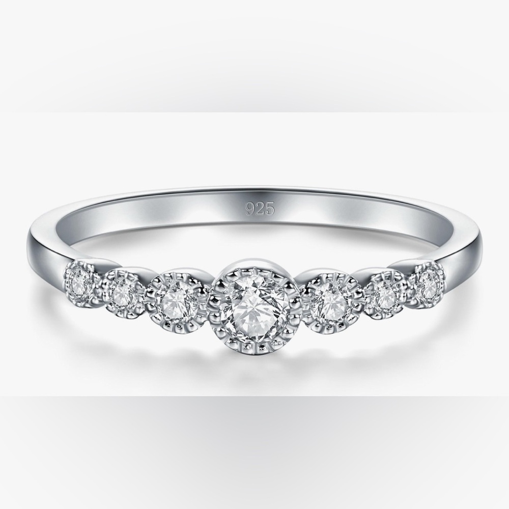 Beautiful Dillards silver 925 White Sapphire Band ring 8